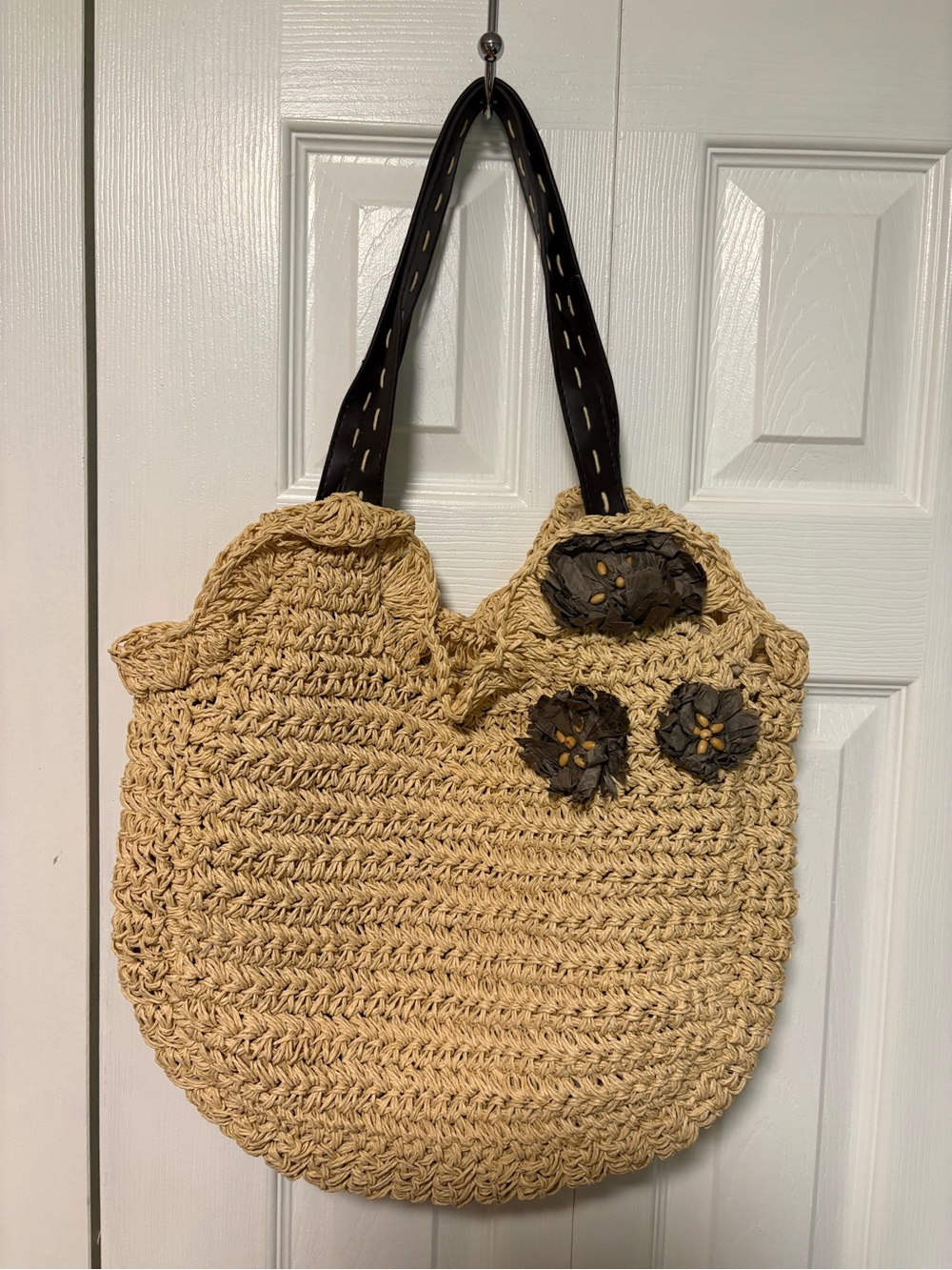 NWOT New York & Company Straw Woven Tote with Flowers Accents Dark Brown Handles